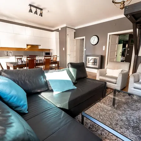 2ndhomes Gorgeous 2br With Sauna In The Center شقة